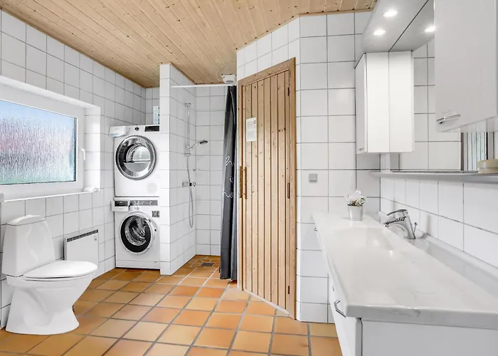 Amazing In With Kitchen Holiday home *