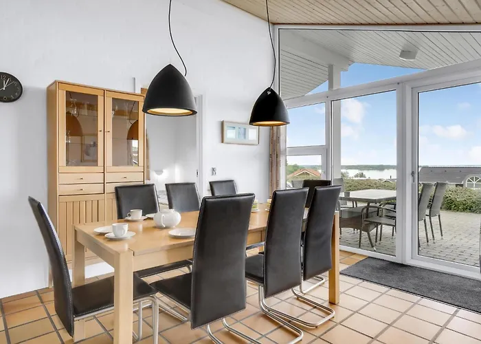 Amazing In With Kitchen Holiday home