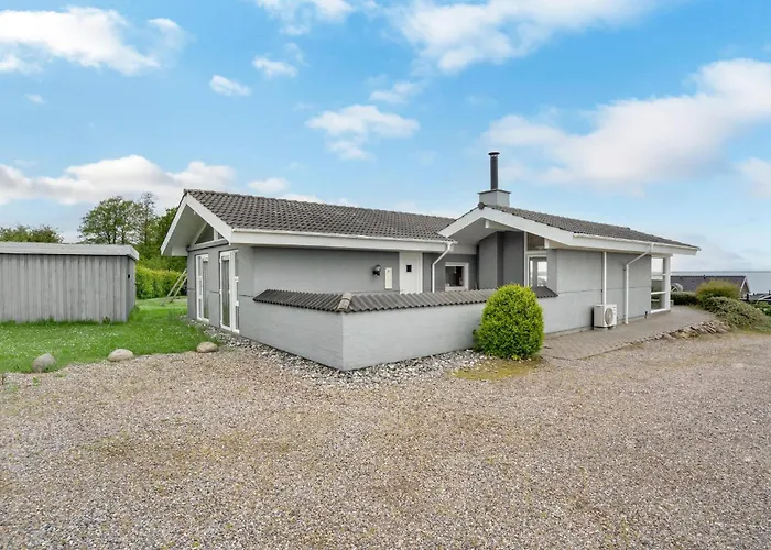 Amazing In With Kitchen Holiday home *